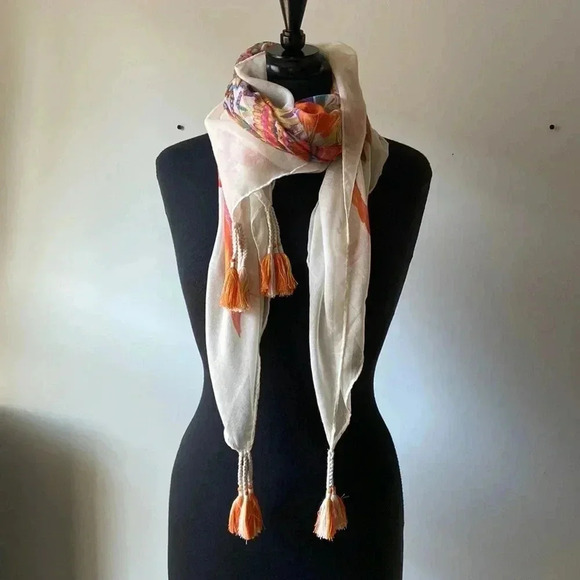 Feather  Print Scarf - Picture 1 of 7